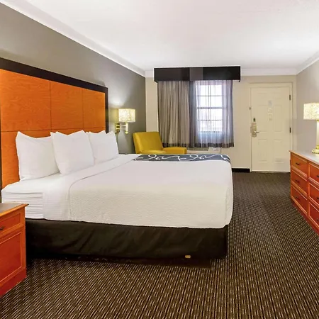 Hotel La Quinta By Wyndham 3*
