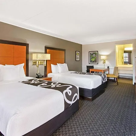 La Quinta By Wyndham Hotel